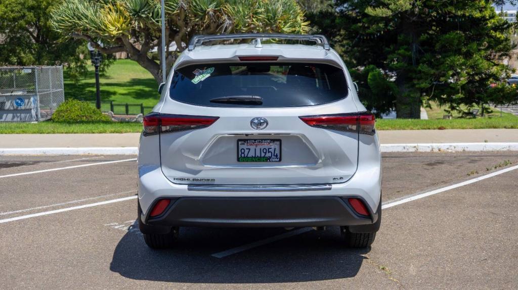 used 2022 Toyota Highlander car, priced at $35,995