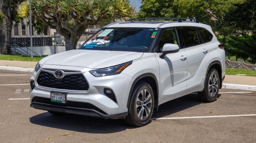 used 2022 Toyota Highlander car, priced at $35,995