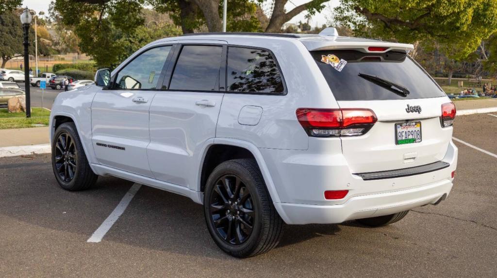 used 2018 Jeep Grand Cherokee car, priced at $19,995