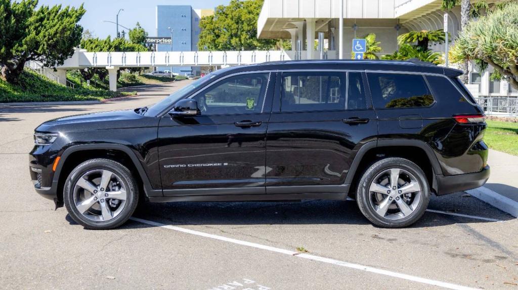 used 2021 Jeep Grand Cherokee L car, priced at $33,995