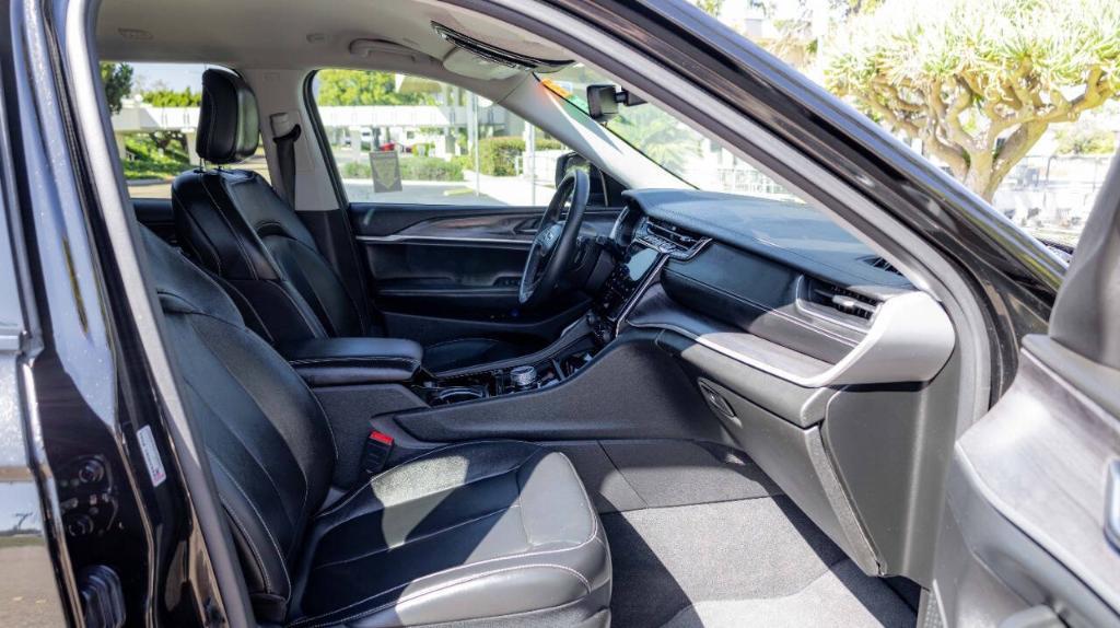 used 2021 Jeep Grand Cherokee L car, priced at $33,995