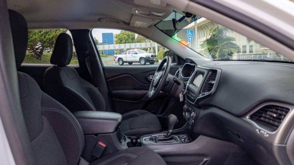 used 2020 Jeep Cherokee car, priced at $18,995