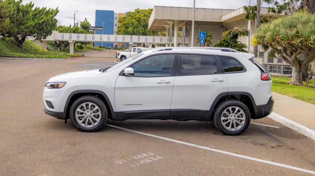 used 2020 Jeep Cherokee car, priced at $18,995