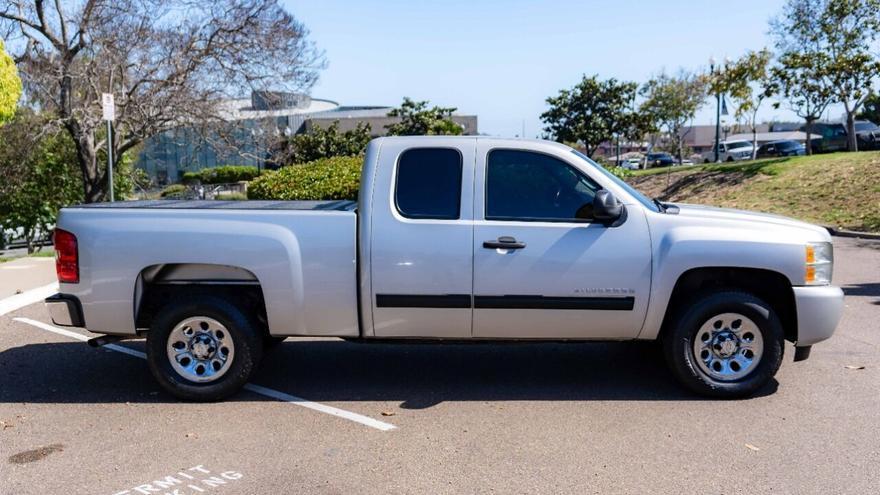 used 2011 Chevrolet Silverado 1500 car, priced at $15,495