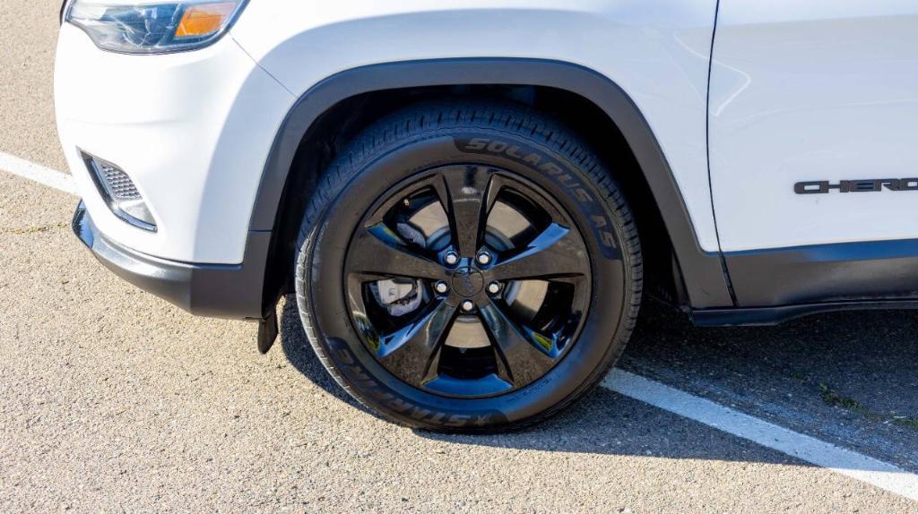 used 2020 Jeep Cherokee car, priced at $18,995