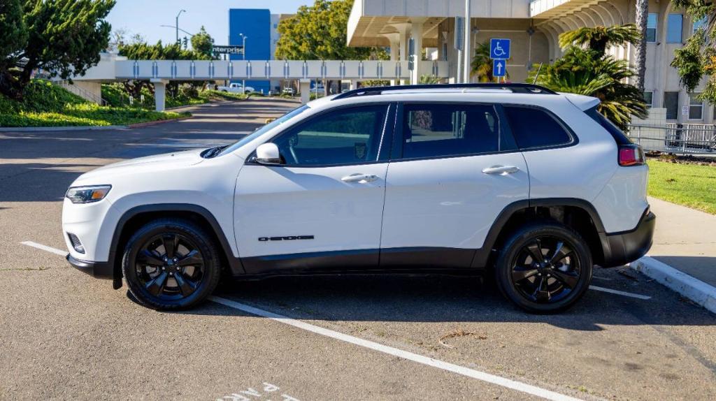 used 2020 Jeep Cherokee car, priced at $18,995