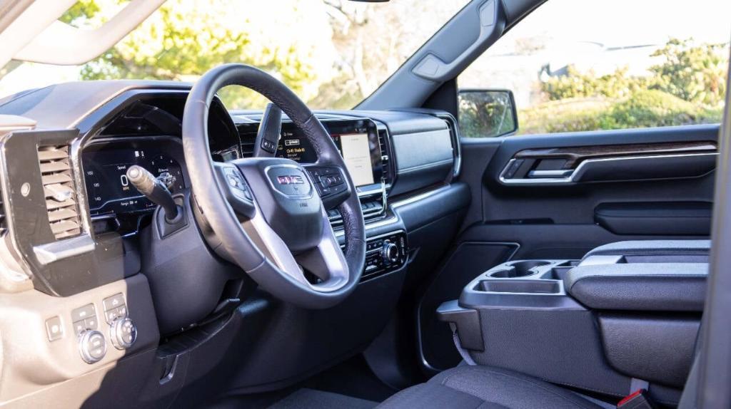 used 2022 GMC Sierra 1500 car, priced at $45,995