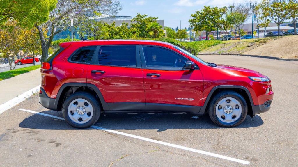 used 2016 Jeep Cherokee car, priced at $10,950