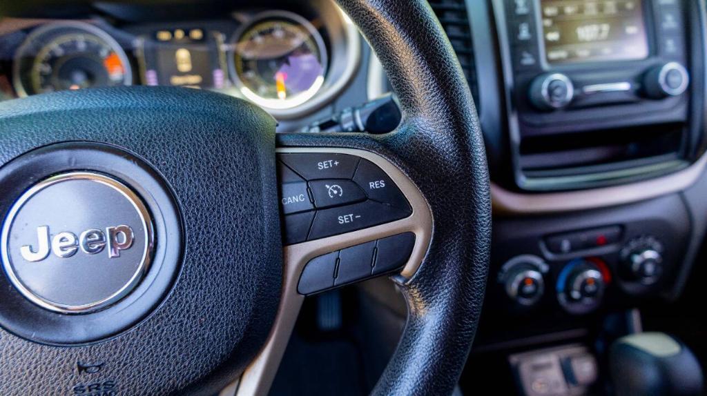 used 2016 Jeep Cherokee car, priced at $10,950