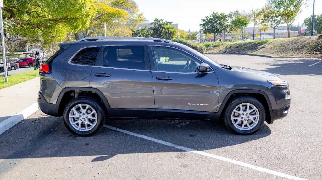 used 2016 Jeep Cherokee car, priced at $10,995