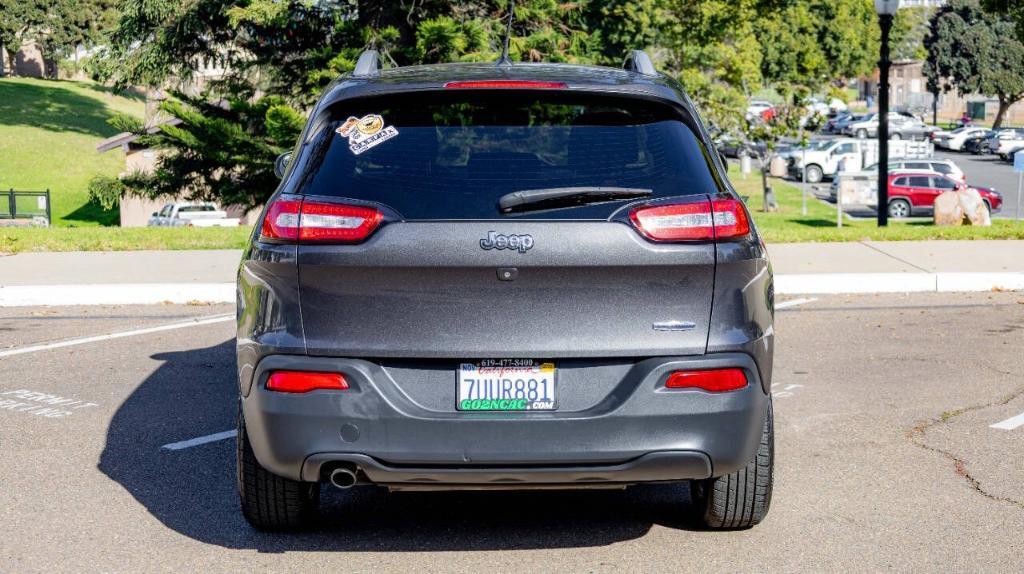 used 2016 Jeep Cherokee car, priced at $10,995