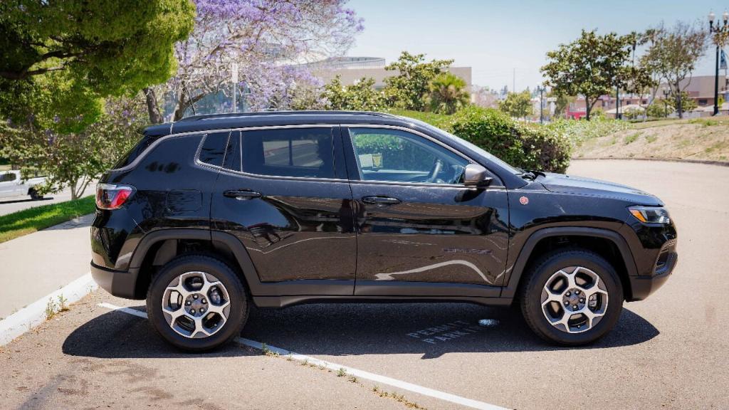 used 2022 Jeep Compass car, priced at $24,995