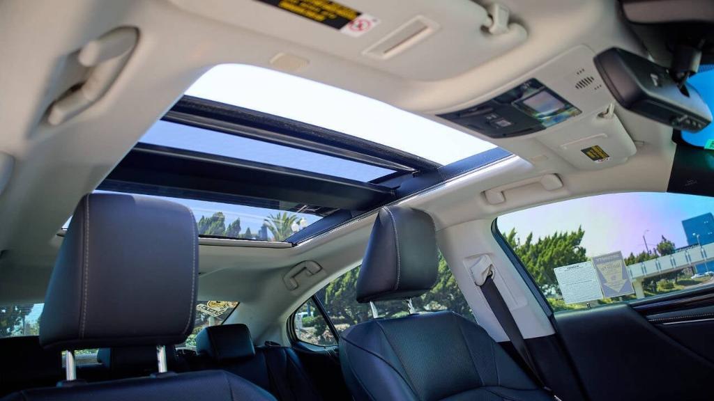 used 2020 Lexus ES 350 car, priced at $32,995