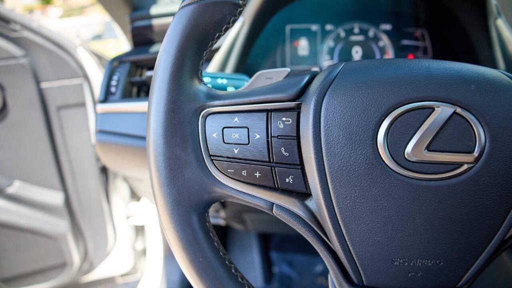 used 2020 Lexus ES 350 car, priced at $32,995