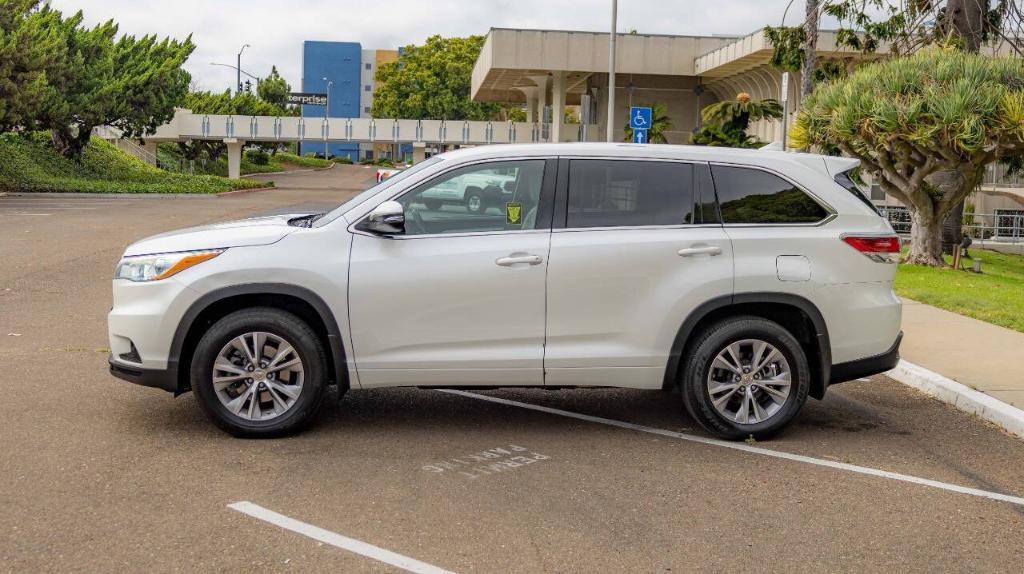 used 2015 Toyota Highlander car, priced at $17,895