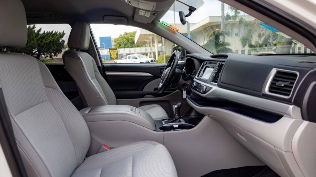 used 2015 Toyota Highlander car, priced at $17,895