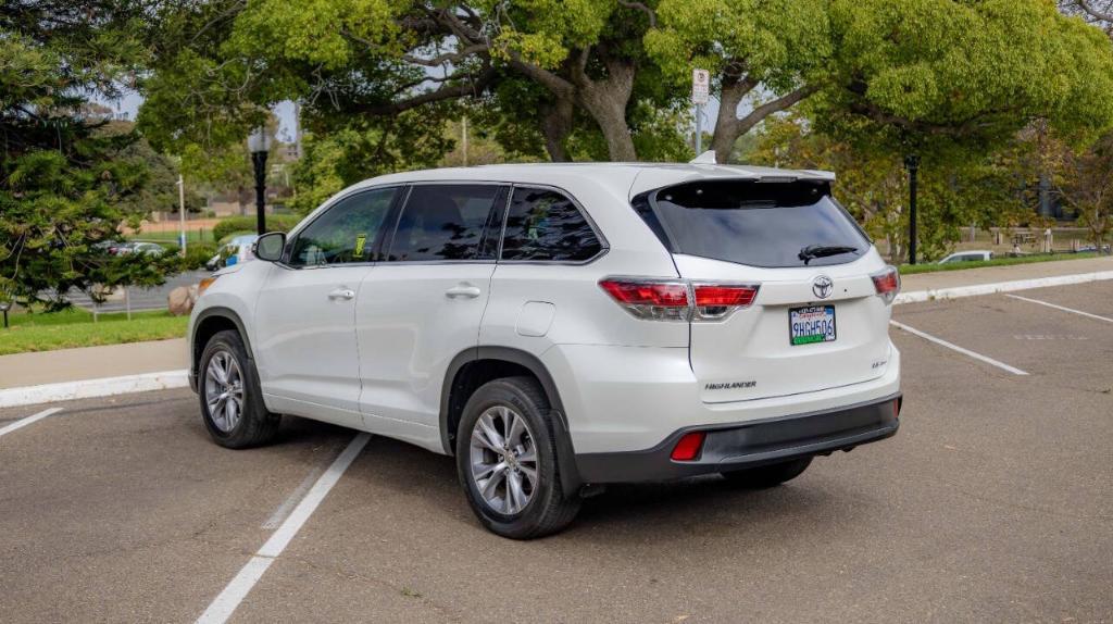 used 2015 Toyota Highlander car, priced at $17,895
