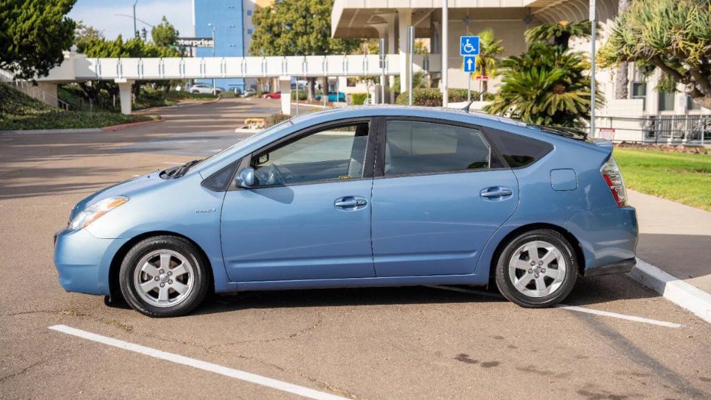 used 2008 Toyota Prius car, priced at $9,995