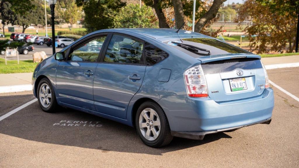 used 2008 Toyota Prius car, priced at $9,995