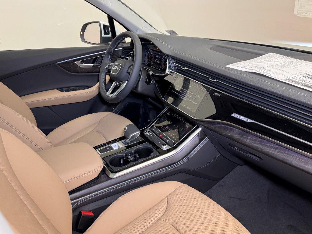 new 2025 Audi Q7 car, priced at $77,090