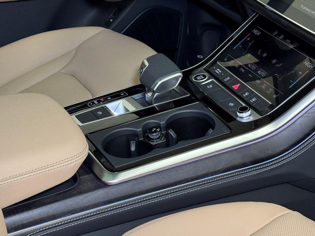 new 2025 Audi Q7 car, priced at $77,090
