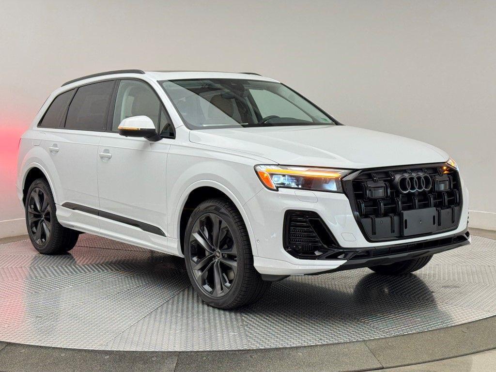 new 2025 Audi Q7 car, priced at $77,090