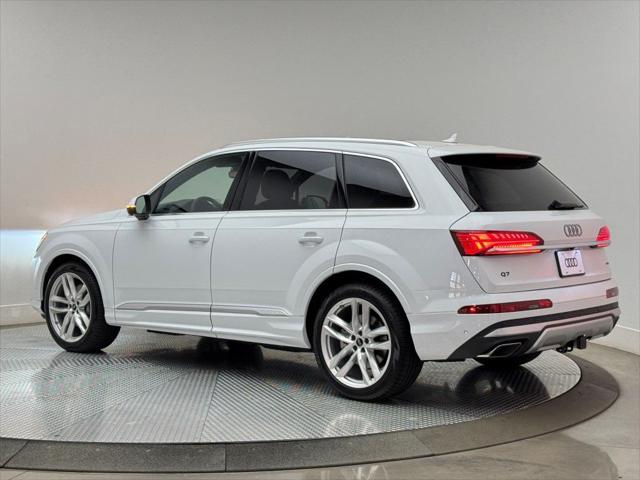 new 2025 Audi Q7 car, priced at $76,440