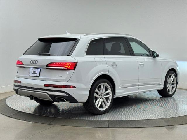 new 2025 Audi Q7 car, priced at $76,440