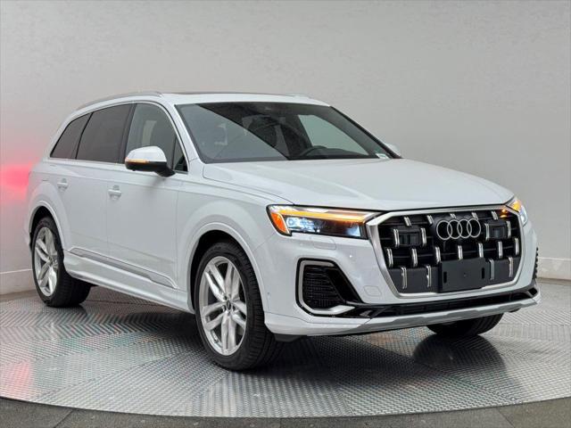 new 2025 Audi Q7 car, priced at $76,440