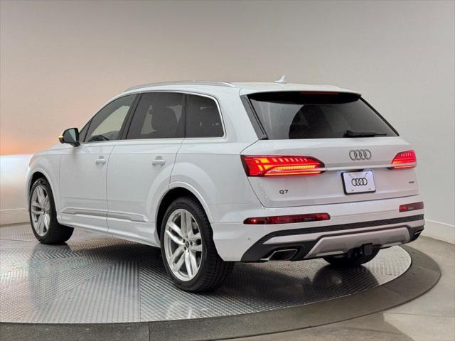 new 2025 Audi Q7 car, priced at $76,440