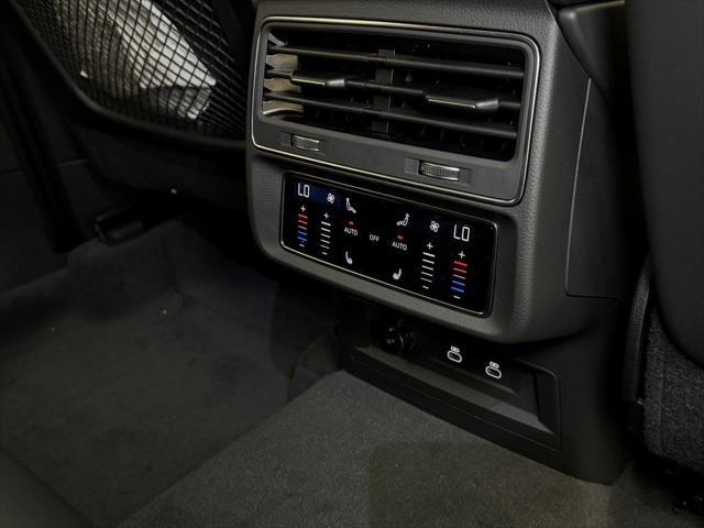 new 2025 Audi Q7 car, priced at $76,350