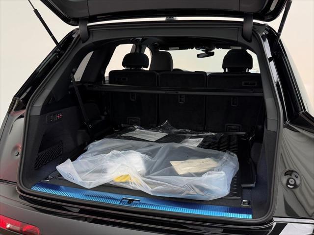 new 2025 Audi Q7 car, priced at $76,350