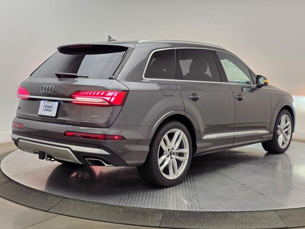 new 2025 Audi Q7 car, priced at $76,350