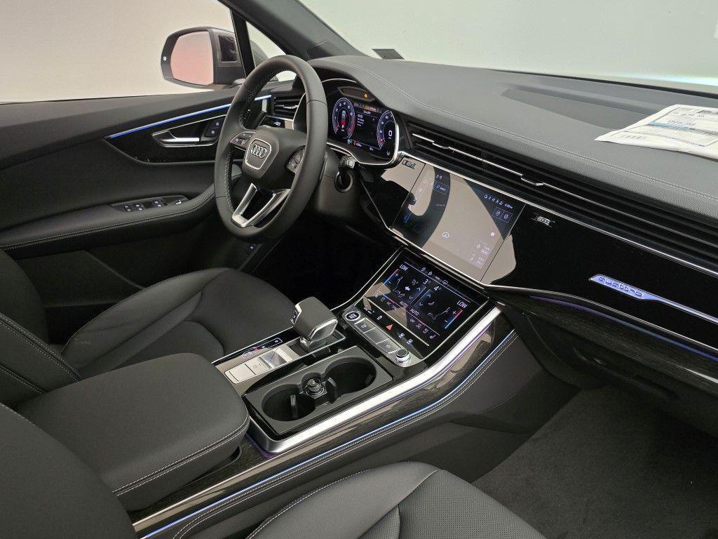new 2025 Audi Q7 car, priced at $76,350