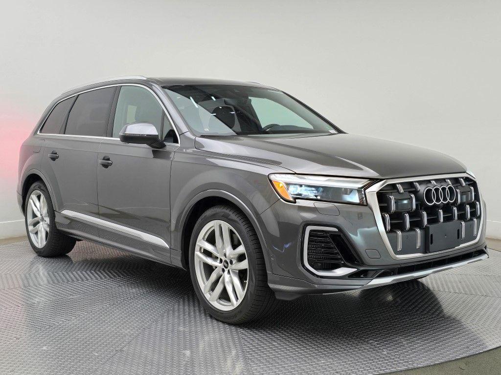 new 2025 Audi Q7 car, priced at $76,350
