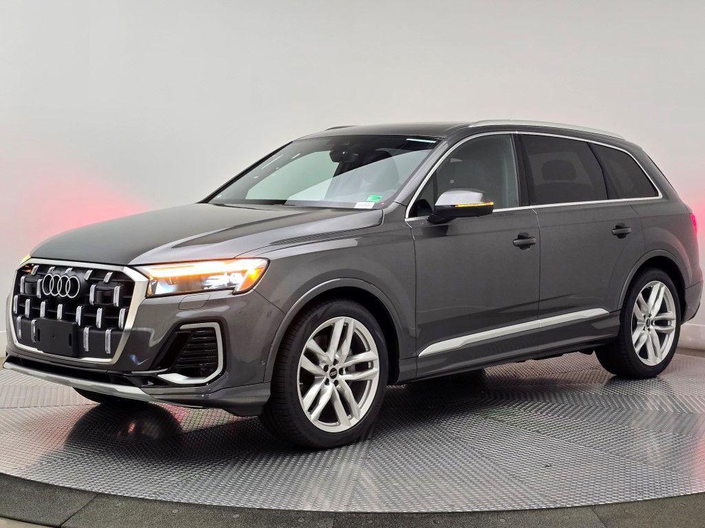 new 2025 Audi Q7 car, priced at $76,350