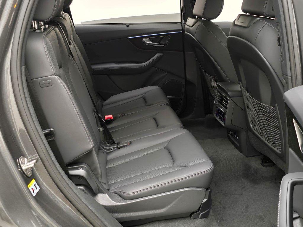 new 2025 Audi Q7 car, priced at $76,350
