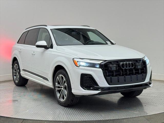 new 2025 Audi Q7 car, priced at $71,540