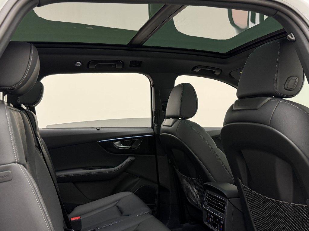 new 2025 Audi Q7 car, priced at $77,580