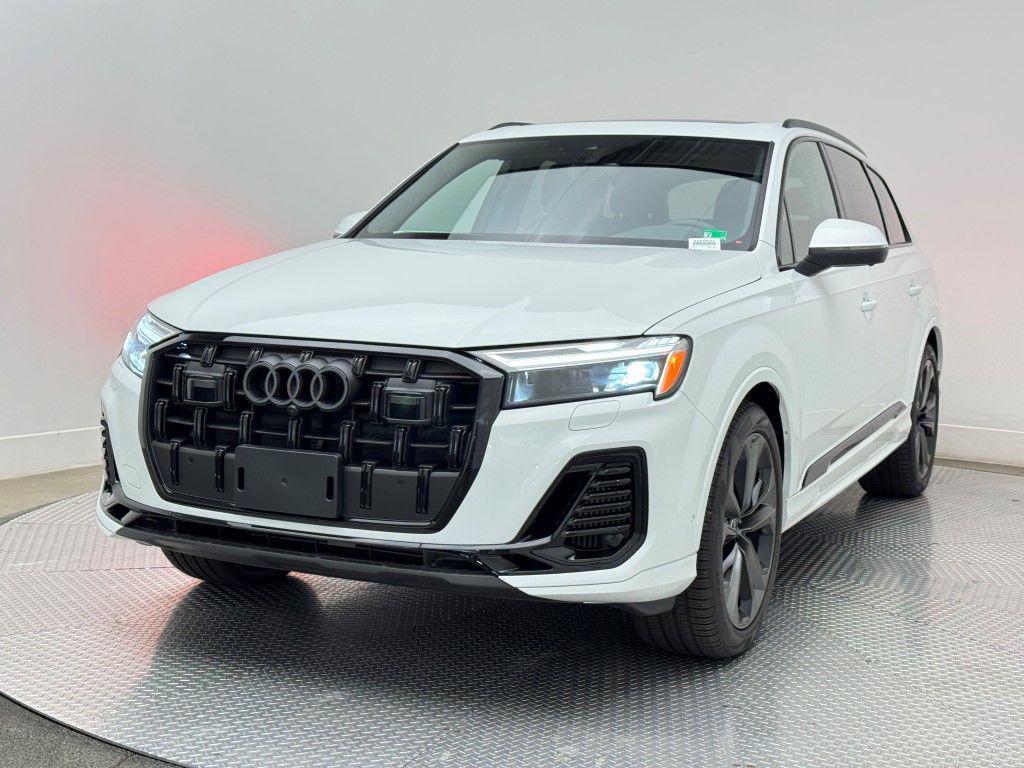 new 2025 Audi Q7 car, priced at $77,580