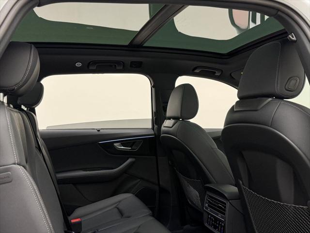 new 2025 Audi Q7 car, priced at $77,580