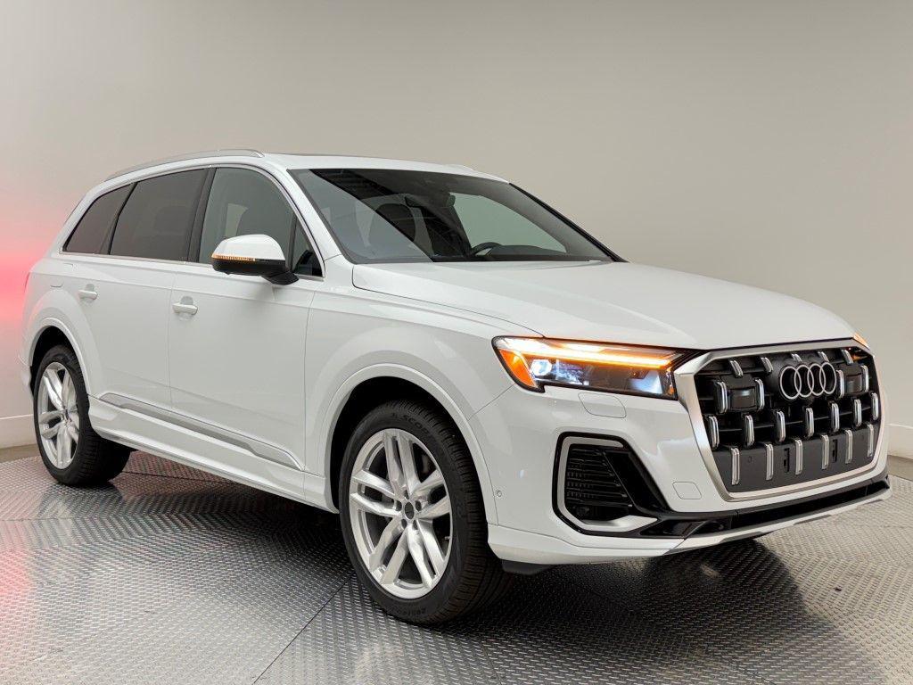 new 2025 Audi Q7 car, priced at $76,950