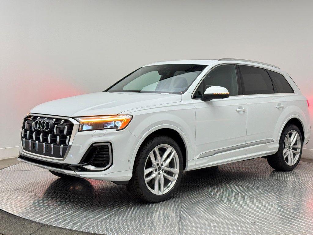 new 2025 Audi Q7 car, priced at $76,950