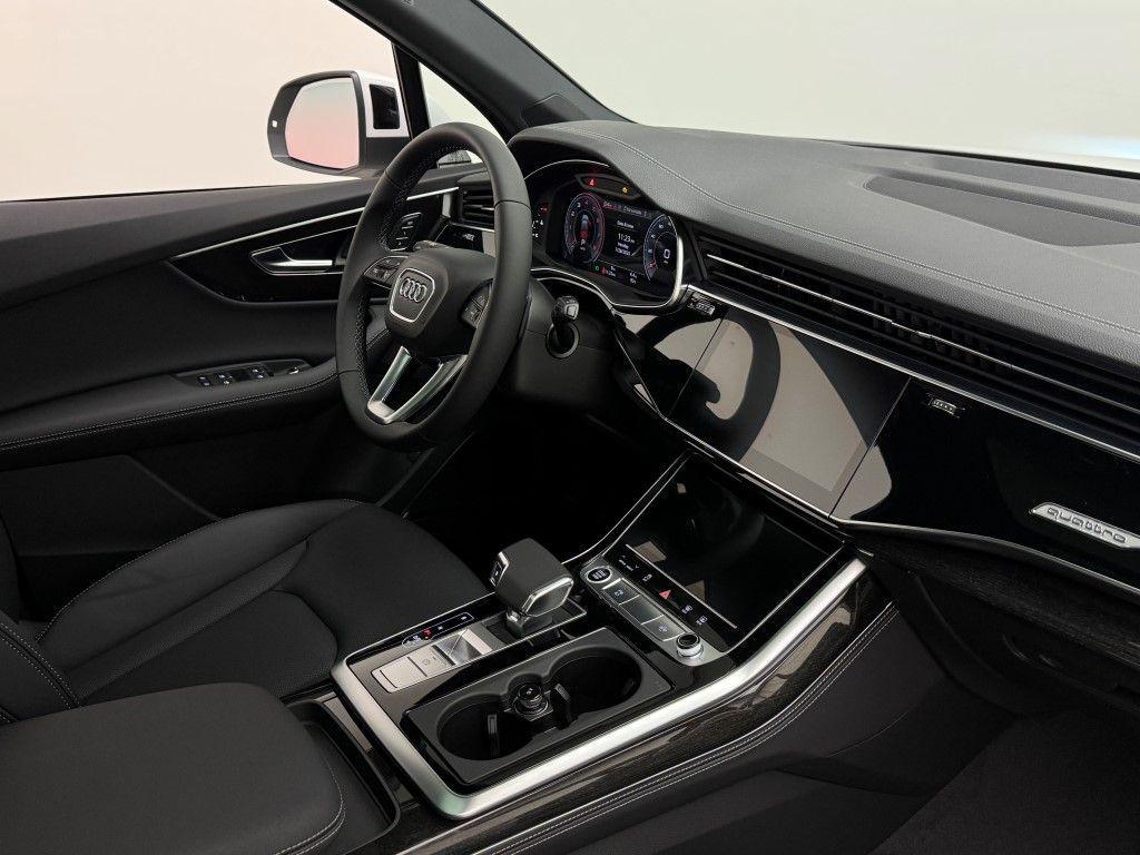 new 2025 Audi Q7 car, priced at $76,950