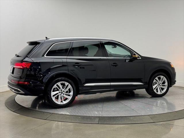 used 2024 Audi Q7 car, priced at $53,900