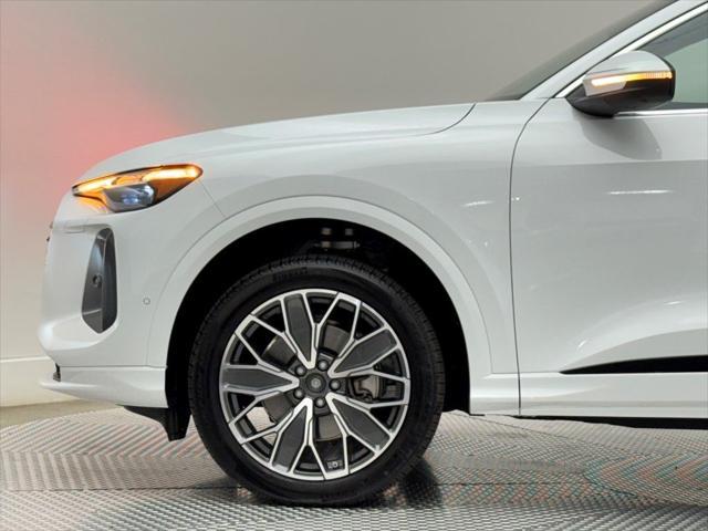 new 2025 Audi Q5 car, priced at $60,975