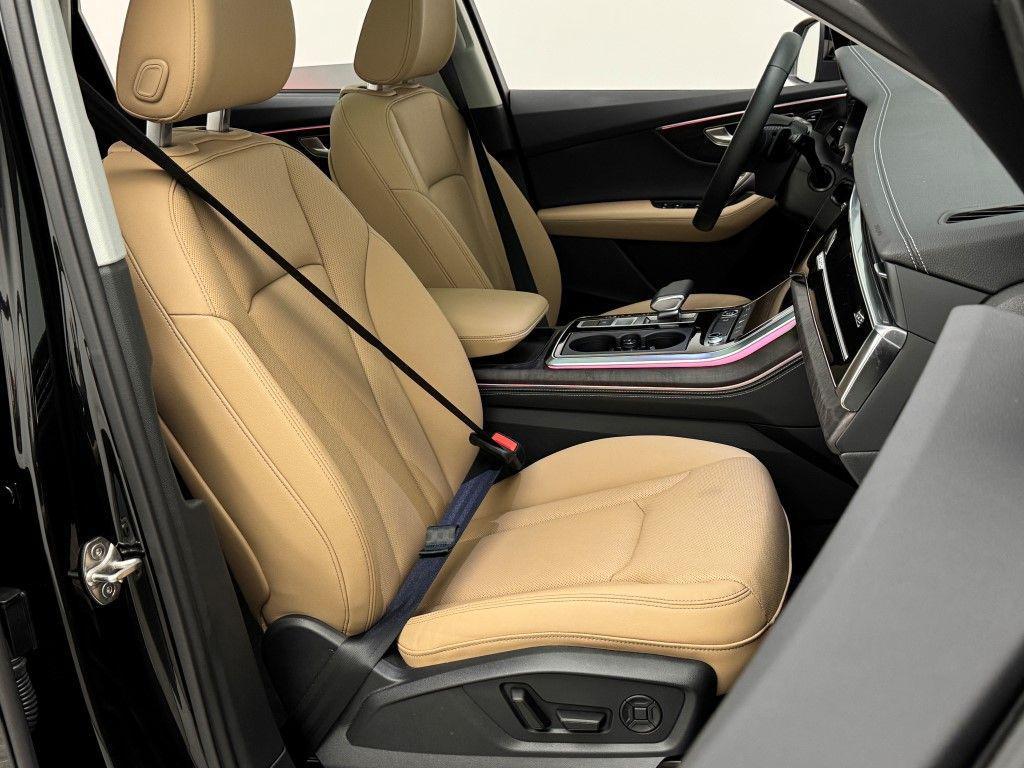 used 2025 Audi Q7 car, priced at $60,900