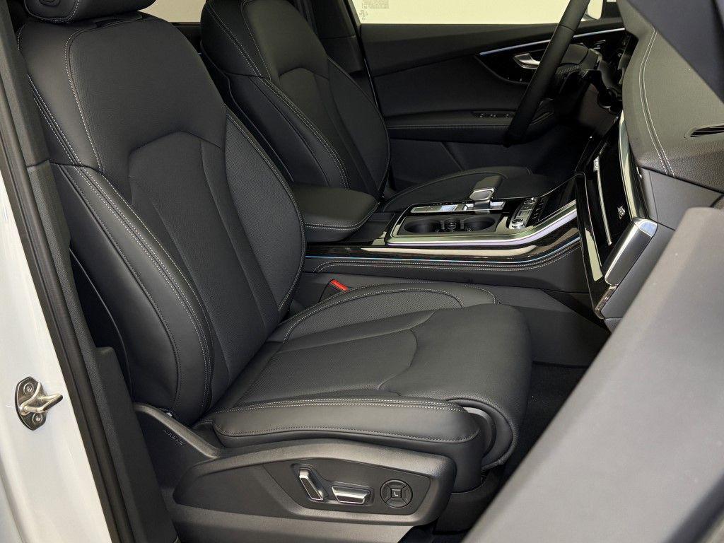 new 2025 Audi Q7 car, priced at $83,880