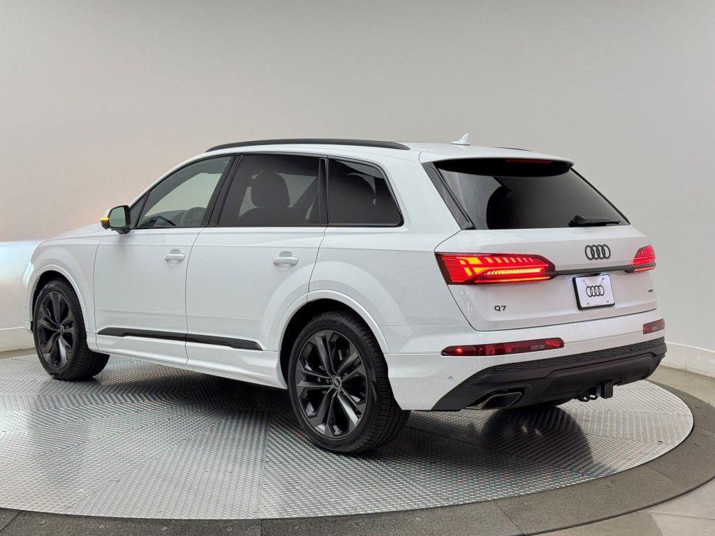 new 2025 Audi Q7 car, priced at $83,880
