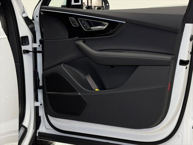new 2025 Audi Q7 car, priced at $83,880